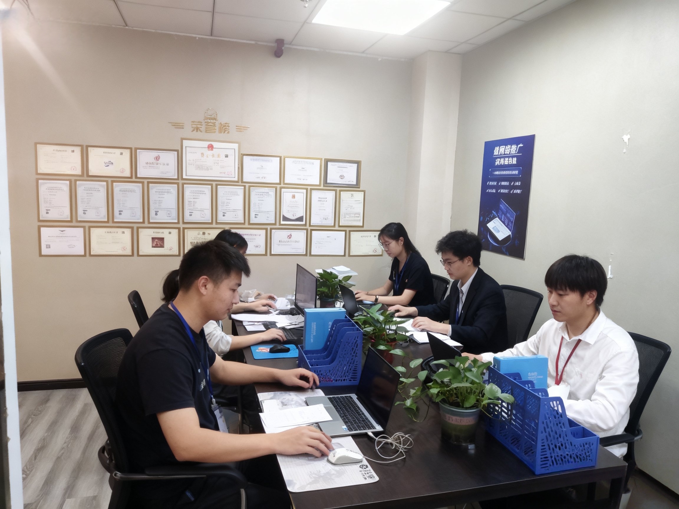 网推传媒有限公司办公环境实拍，现代化办公空间与专业团队